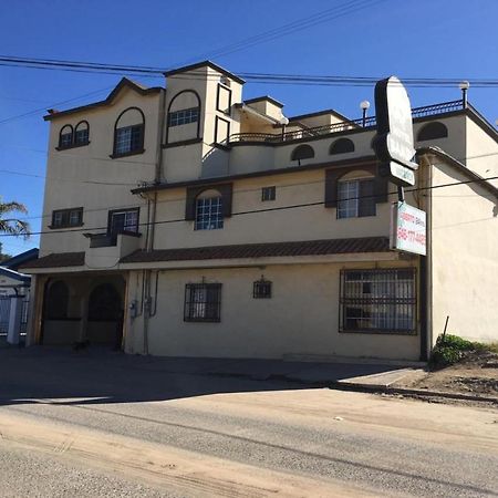 Oyo Hotel Cocobeach, Енсенада Екстериор снимка